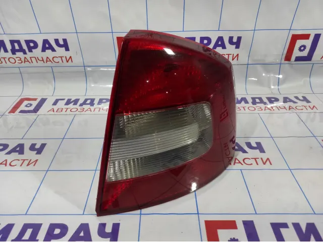 Фонарь задний правый Skoda Octavia (A5) 1Z5945112B.