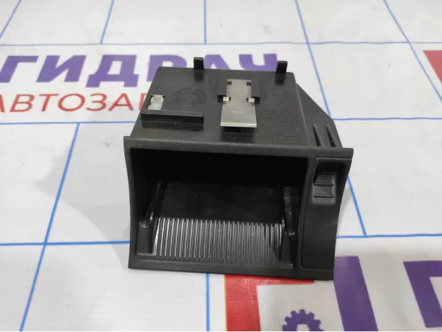 Пепельница передняя Skoda Octavia (A5) .