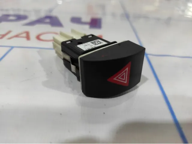 Кнопка аварийной сигнализации Skoda Octavia (A5) 1Z0953235B.