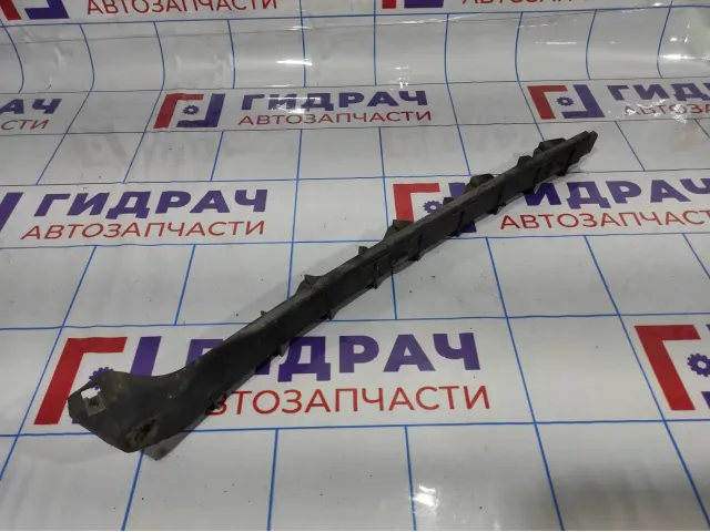 Направляющая заднего бампера правая Skoda Octavia (A5) 1Z5807864.