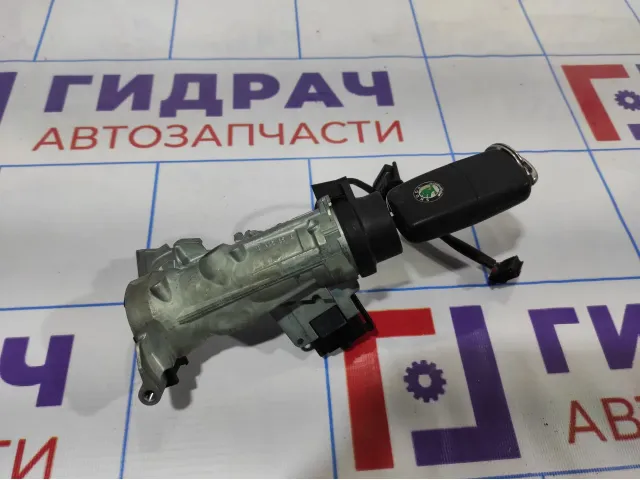 Замок зажигания Skoda Octavia (A5) 1K0905851B.