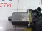 Моторчик стеклоподъемника передний правый Skoda Octavia (A7) 5Q0959802B