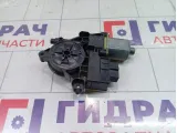 Моторчик стеклоподъемника задний правый Skoda Octavia (A7) 5Q0959812A
