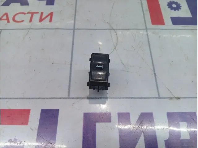 Кнопка стеклоподъемника Skoda Octavia (A7) 5E0959855