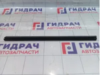 Уплотнитель стекла двери задний левый Skoda Octavia (A7) 5E5839479