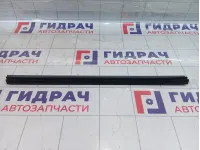 Уплотнитель стекла двери задний правый Skoda Octavia (A7) 5E5839480