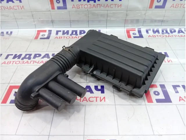 Корпус воздушного фильтра Skoda Octavia (A7) 04E129611G