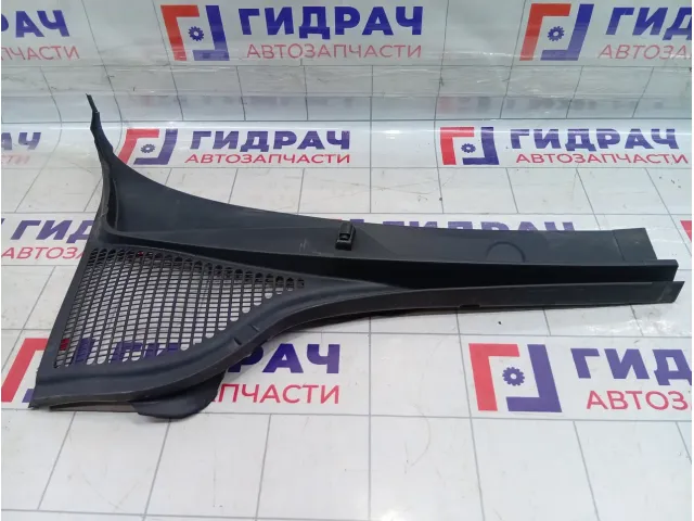 Решетка под лобовое стекло (Жабо) правая Skoda Octavia (A7) 5E2819416A