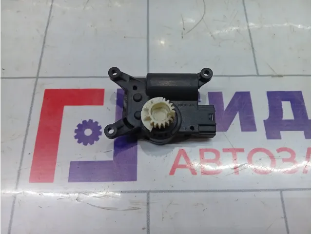 Моторчик заслонки отопителя (печки) Skoda Octavia (A7)