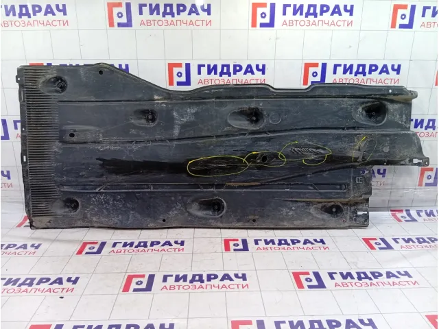 Защита антигравийная левая Skoda Octavia (A7) 5Q0825201