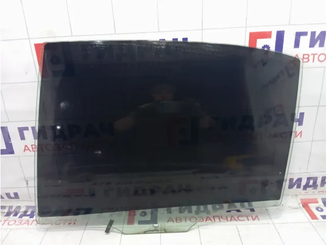 Стекло двери задней левой Skoda Octavia (A7) 5E5845205A