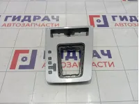 Накладка кулисы КПП Skoda Octavia (A7) 5E1713203LQI5