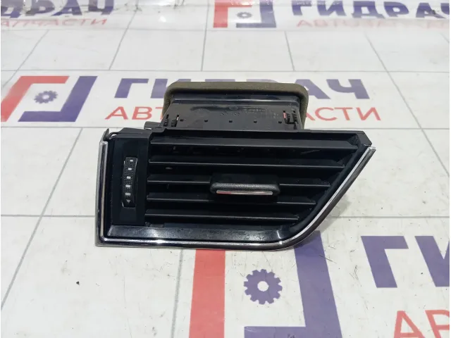 Дефлектор воздушный левый Skoda Octavia (A7) 5E0819701CZLL