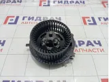 Моторчик отопителя (печки) Skoda Octavia (A7) 5Q1819021A