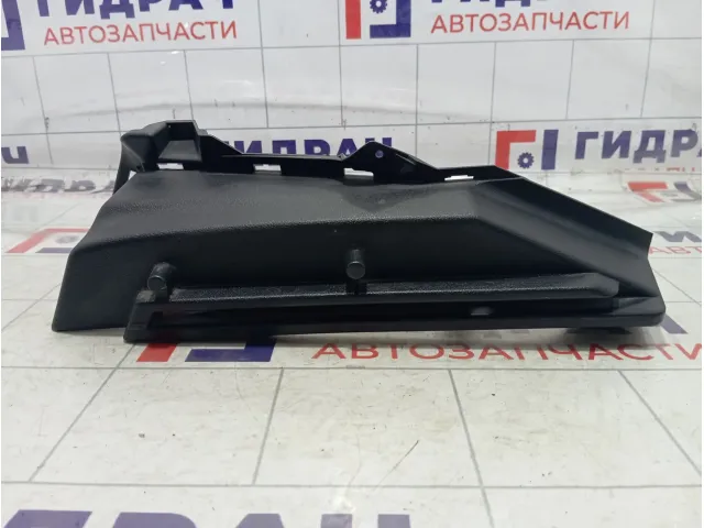 Кронштейн полки багажника правый Skoda Octavia (A7) 5E5867762