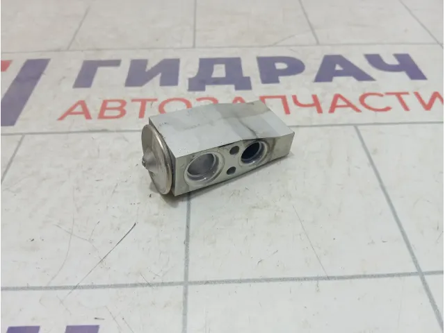Клапан кондиционера Skoda Octavia (A7) 5Q0820679