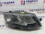 Фара правая Skoda Octavia (A7) 5E1941018
