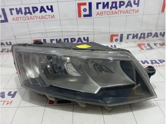 Фара правая Skoda Octavia (A7) 5E1941018