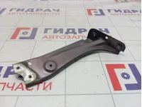 Кронштейн крыла передний правый Skoda Octavia (A7) 5E0821142