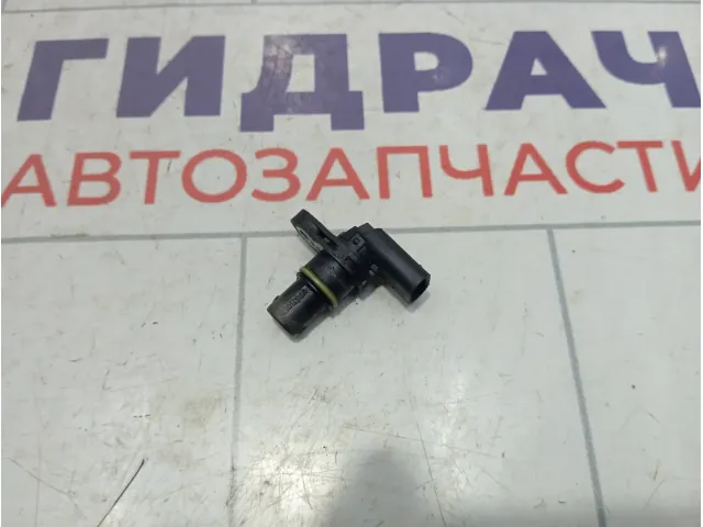 Датчик положения распредвала Skoda Octavia (A7) 04C907601K