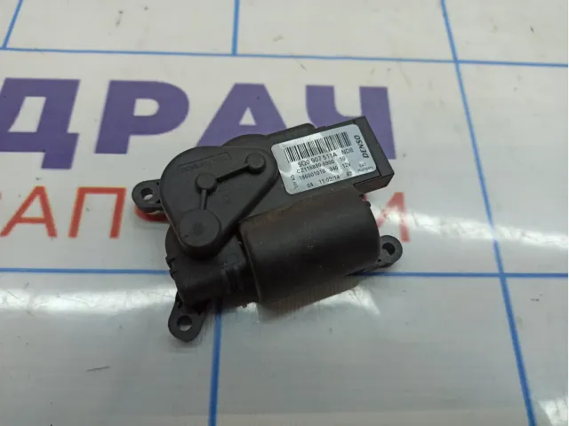 Моторчик заслонки отопителя Skoda Octavia (A7) 5Q0907511A
