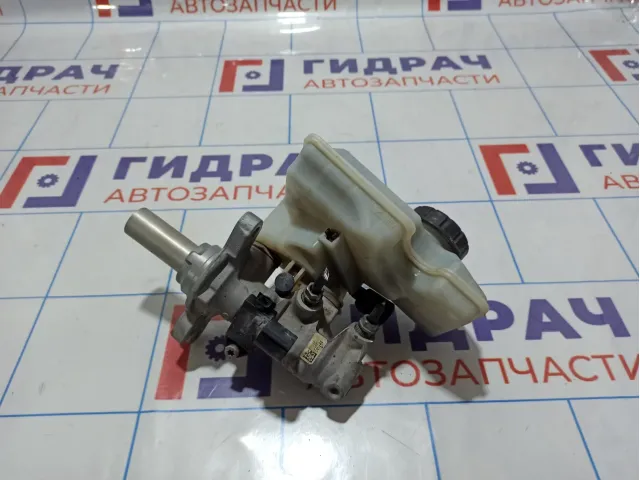 Цилиндр тормозной главный Skoda Octavia (A7) 5Q1611021A