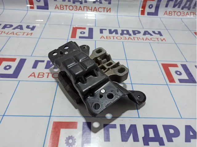 Опора двигателя левая Skoda Octavia (A7) 5Q0199555R