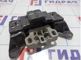Опора двигателя левая Skoda Octavia (A7) 5Q0199555R
