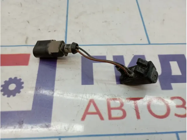 Форсунка омывателя лобового стекла Skoda Octavia (A7) 1Z0955985