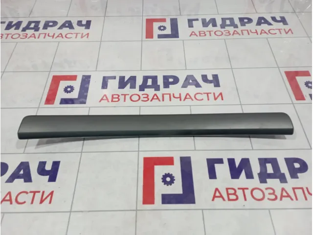 Накладка декоративная на торпедо правая Skoda Octavia (A5) 1Z18584181AR