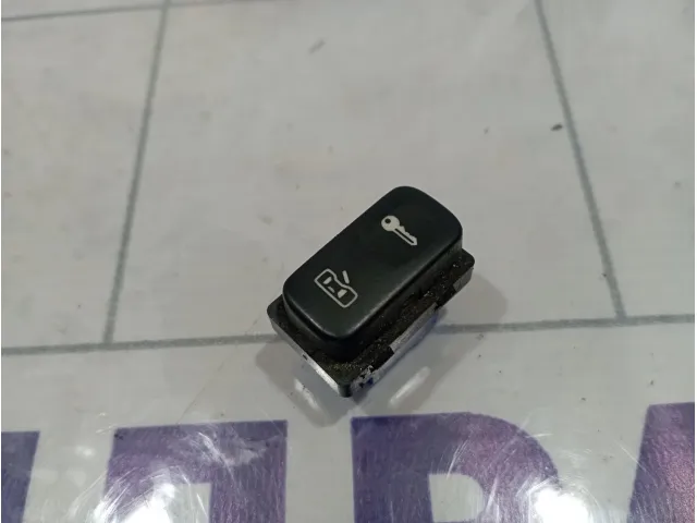 Кнопка центрального замка Skoda Octavia (A5) 1Z0962125AREH
