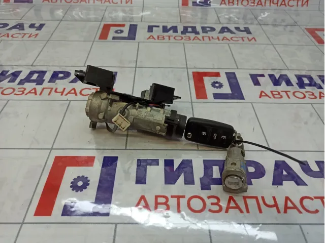 Замок зажигания Skoda Octavia (A5)