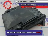 Крышка блока предохранителей Skoda Octavia (A5) 1K0937132F. Не заводские отверстия.