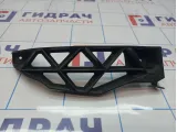 Направляющая заднего бампера левая Skoda Octavia (A5) 1Z5807393. На крыло.