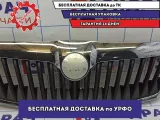 Решетка радиатора Skoda Octavia (A5) 1Z0853668A. Дефект хрома.