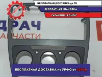 Накладка торпедо центральная Skoda Octavia (A5) 1Z0858069A.