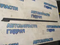 Накладка стекла заднего левого Skoda Rapid 5JA839477B Отличное состояние