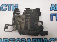 Кронштейн розетки предохранителей Skoda Rapid 6R0915345E Отличное состояние