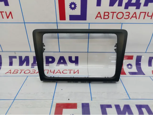 Рамка магнитолы Skoda Rapid (NH3) 5JA858415