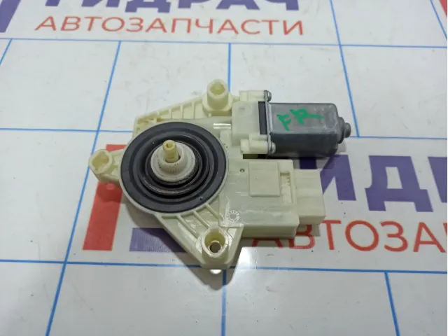Моторчик стеклоподъемника передний правый Skoda Rapid (NH3) 5JA959812J