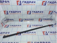 Накладка стекла переднего левого Skoda Rapid (NH3) 5JA837477A