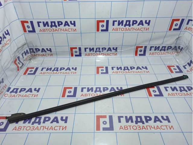 Накладка стекла заднего правого Skoda Rapid (NH3) 5JA839478B