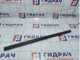 Уплотнитель стекла двери переднего правого Skoda Rapid (NH3) 5JA837480B