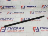 Уплотнитель стекла переднего левого Skoda Rapid (NH3) 5JA837479B