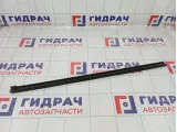 Уплотнитель стекла переднего правого Skoda Rapid (NH3) 5JA837480B
