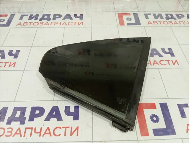 Стекло двери задней правой (форточка) Skoda Rapid (NH3) 5JA845214D