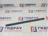 Уплотнитель стекла заднего левого Skoda Rapid 5JA839479B