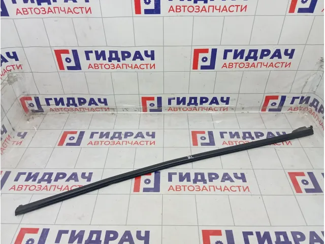 Накладка стекла заднего левого Skoda Rapid 5JA839477C