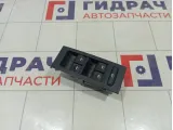 Блок управления стеклоподъемниками Skoda Rapid 6V1959857AWHS