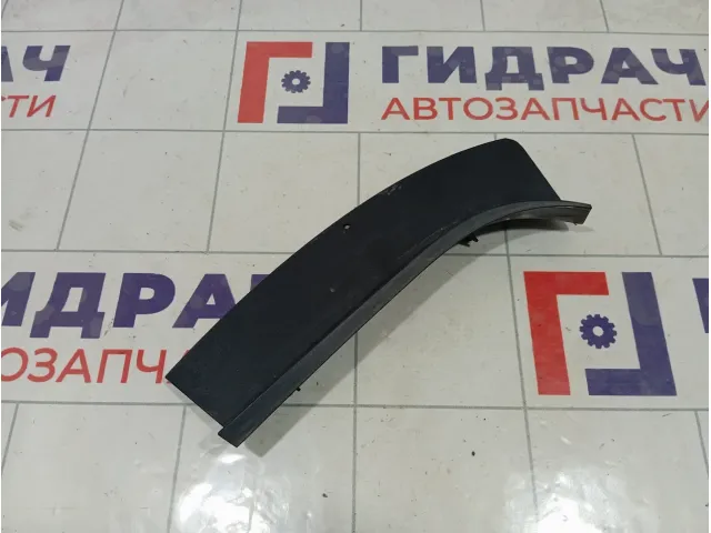 Накладка фонаря левого Skoda Rapid 5JH945311